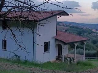 Villa in vendita a fragneto monforte contrada celone