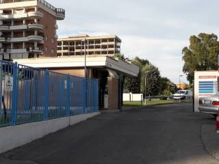 Garage in affitto a roma via di acilia, 221