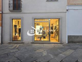 Abbigliamento in vendita a nuoro corso giuseppe garibaldi