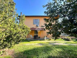 Casa indipendente in vendita a cisterna di latina str. colle del tufo, 16