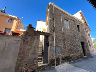 Casa indipendente in vendita a bari sardo vico primo vittorio veneto