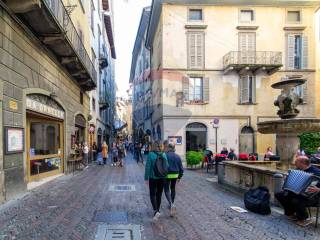 Appartamento in vendita a bergamo via san pancrazio, 2