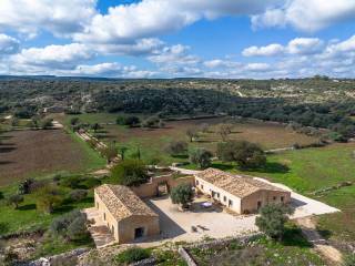 Rustico in vendita a noto contrada cavasecca