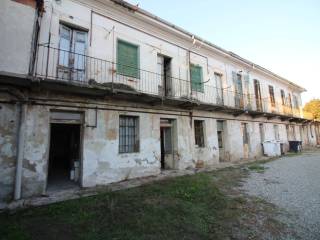 Casa indipendente in vendita a vercelli via riccardo restano, 125