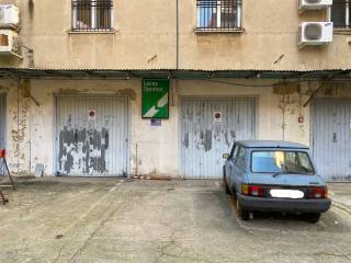 Garage in vendita a genova via domenico fiasella, 17