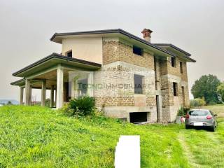 Villa in vendita a pontecorvo contrada vallario