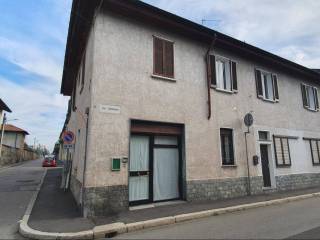 Negozio in vendita a legnano via donato bramante, 128