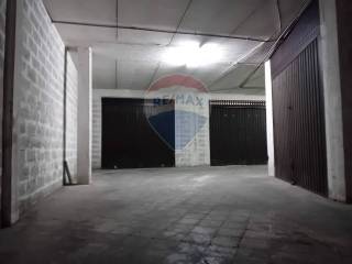 Garage in vendita a triggiano via giuseppe colucci, 6