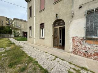 Casa indipendente in vendita a bondeno via della libertà, 29