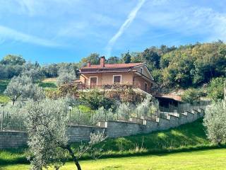 Villa in vendita a mompeo casa voltafonte