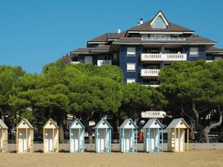 Appartamento in vendita a lignano sabbiadoro via lungomare trieste, 128a