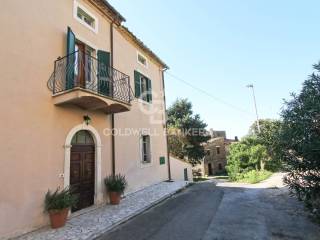 Casa indipendente in vendita a manciano via del basso