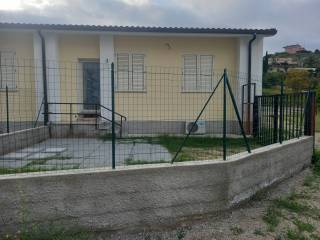 Villa a schiera in vendita a badolato via giuseppe garibaldi