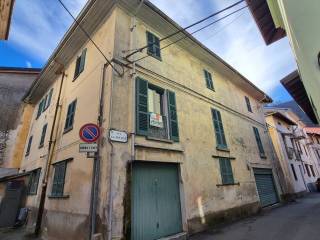 Casa indipendente in vendita a borgosesia via delle fontane, 27