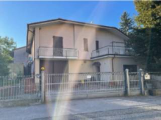 Villa all'asta a calco via cornello, 16