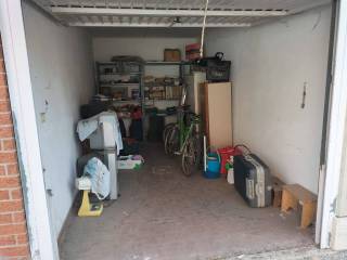 Garage in affitto a soliera via umberto giordano, 95