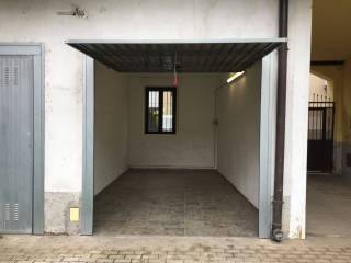 Garage in affitto a legnano via bologna, 16