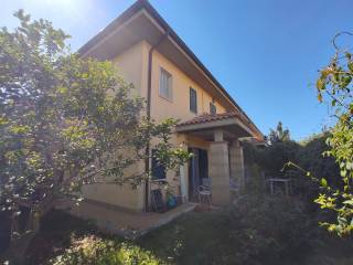 Villa a schiera in in vendita da privato ad anzio via gaspare gozzi