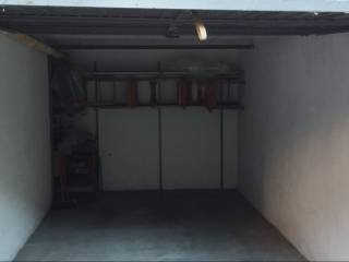 Garage in affitto a lodi via nino dall'oro, 47