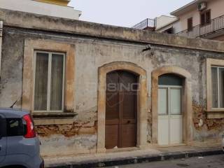 Casa indipendente in vendita a floridia via giusti