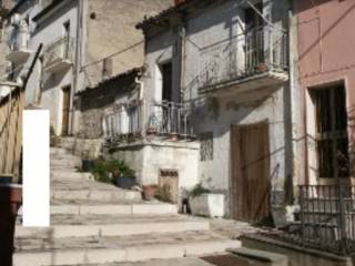 Intero stabile all'asta a san bartolomeo in galdo contrada valdoricci