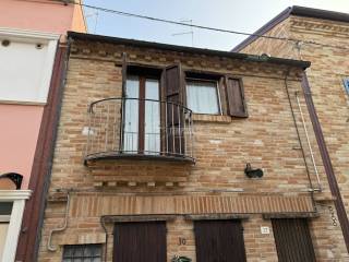 Casa indipendente in vendita a civitanova marche via gondola 32