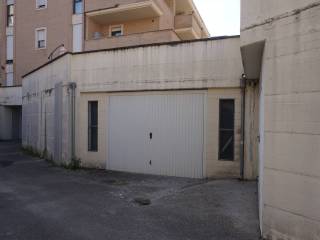 Garage in vendita a foligno via cave ardeatine