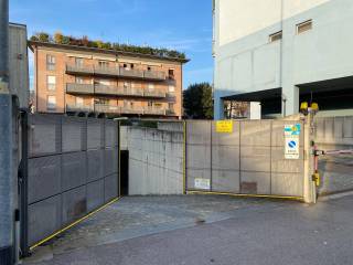 Garage in affitto a bergamo via broseta, 103