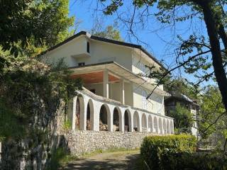 Villa in vendita ad arcisate via martiri della libertà, 1