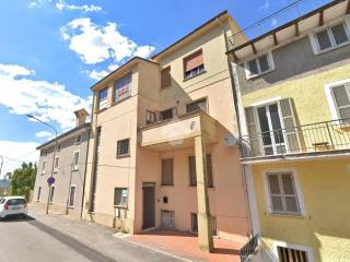 Casa indipendente in vendita a gualdo tadino viale roma