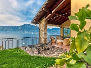 Villa in vendita a brenzone sul garda via salto, 19