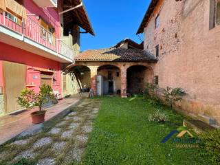 Casa indipendente in vendita a serravalle sesia via mazzone, 35