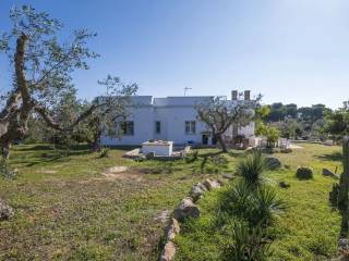 Villa in vendita a castrignano del capo via a. oriani,