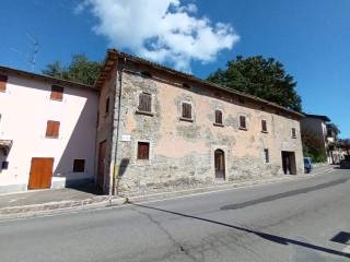 Villa in vendita a castelnovo ne' monti via roma