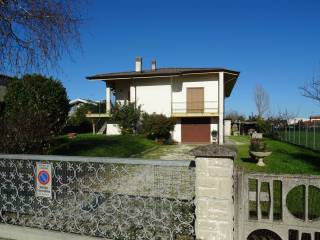 Casa indipendente in vendita a carlino via sotto zellina, 1