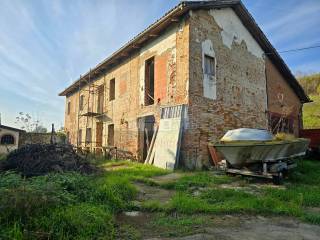 Cascina in vendita a castell'alfero regione valle