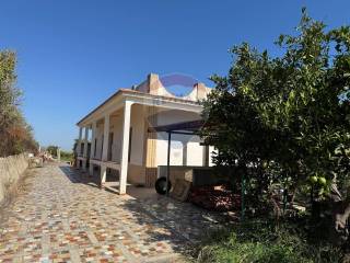 Villa in vendita a carlentini contrada san lio guastella, snc