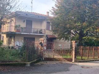 Villa bifamiliare in in vendita da privato a brusimpiano via abbiba, 21