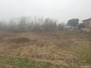 Terreno residenziale all'asta a castano primo via colombo, snc