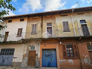 Casa indipendente in vendita ad agrate brianza via camillo benso conte di cavour, 10