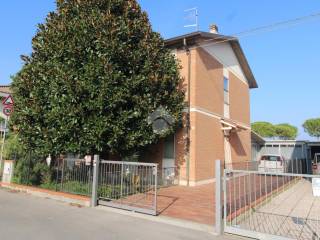 Casa indipendente in vendita a cesena via ficchio, 94