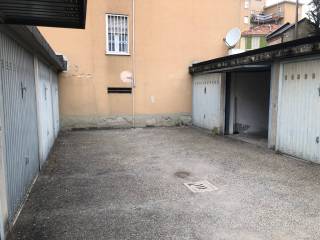 Garage in affitto a parma via luigi tonelli, 1