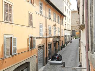 Appartamento in vendita a viterbo via dell'orologio vecchio