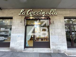 Pasticceria in vendita a trieste viale gabriele d'annunzio, 27