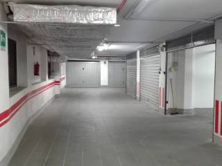 Garage in vendita a genova via alla porta degli archi