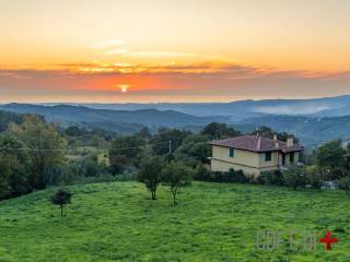 Villa in vendita a castellina marittima via roma