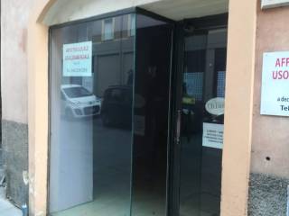 Abbigliamento in in affitto da privato a foligno via giuseppe piermarini, 56