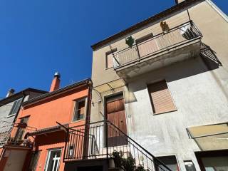 Casa indipendente in vendita a pietragalla via torquato tasso