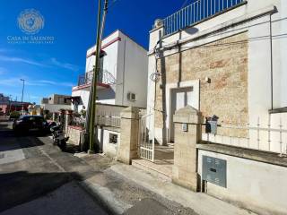 Casa indipendente in vendita a gagliano del capo via castromediano