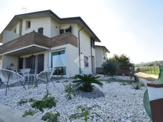 Villa bifamiliare in vendita a forlì via volpina, 22